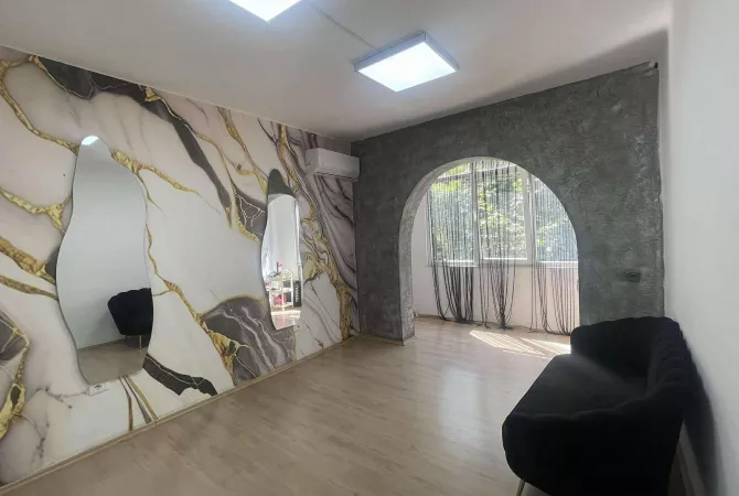 Business Property for Rent 3+1 in Tirana - 600 Euro