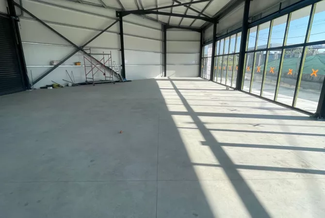 Business Property for Rent 4+1 in Tirana - 1,600 Euro