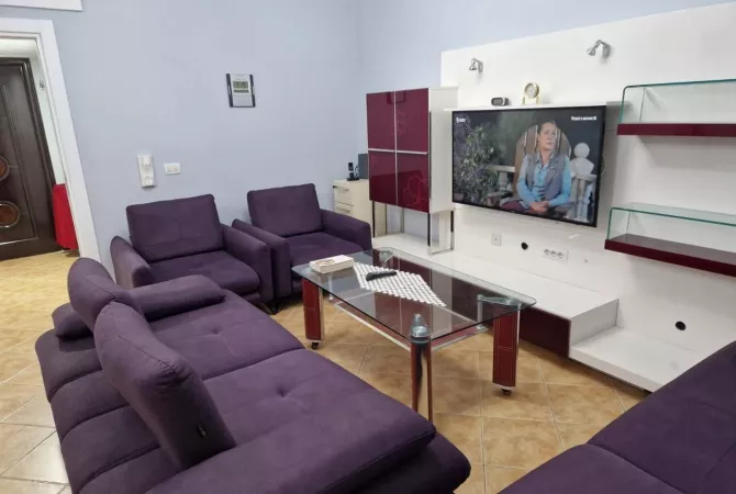 Appartamento in affitto a Tirana 3+1, Arredato