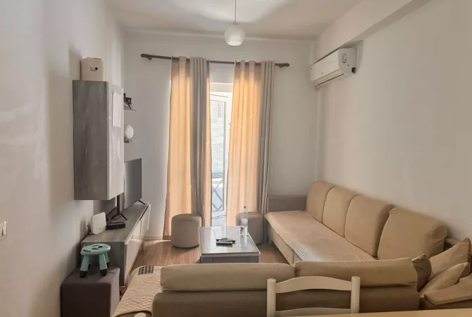 Shtepi me qera Apartament ne Tirane, 2+1, Mobilimi E mobiluar, Pagesa 500  Euro.