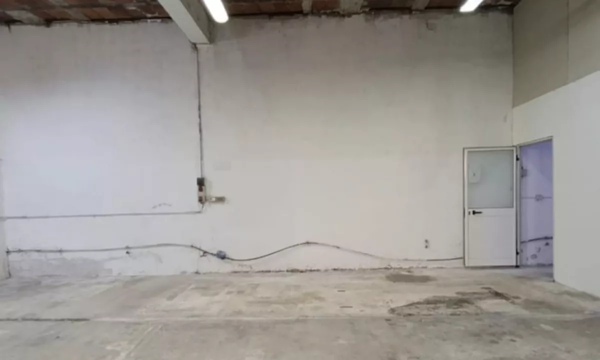 🏭 Jepet me Qira Magazine 260 m2 – Siri Kodra