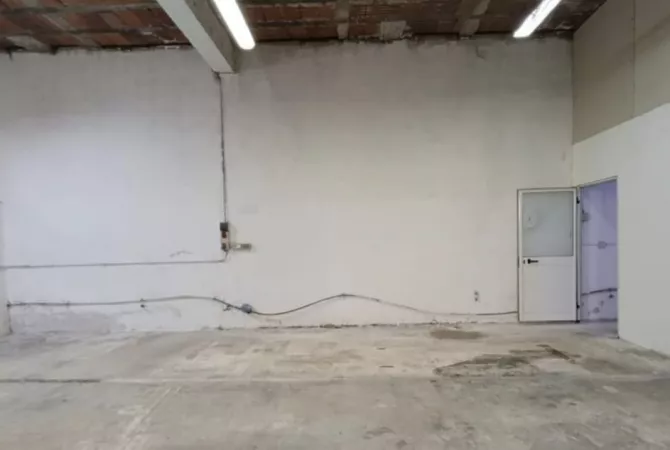 🏭 Jepet me Qira Magazinë 260 m² – Siri Kodra