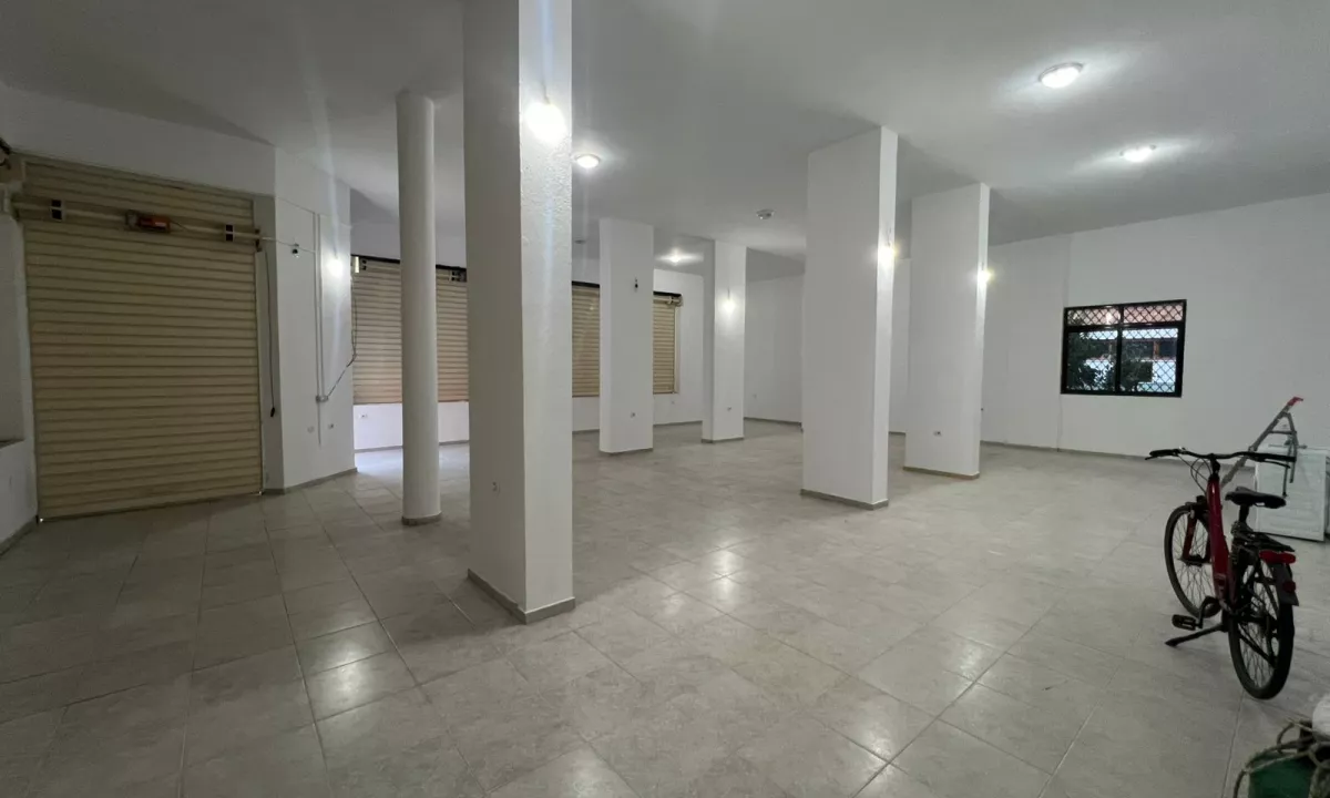 🏢 Ambient Biznesi 160 m2 me Qira – Xhamllik