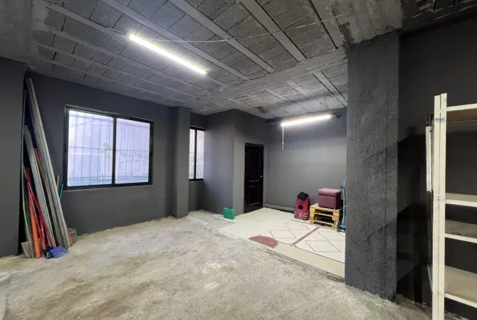 Business Property for Rent 4+1 in Tirana - 900 Euro