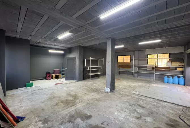 Business Property for Rent 4+1 in Tirana - 900 Euro