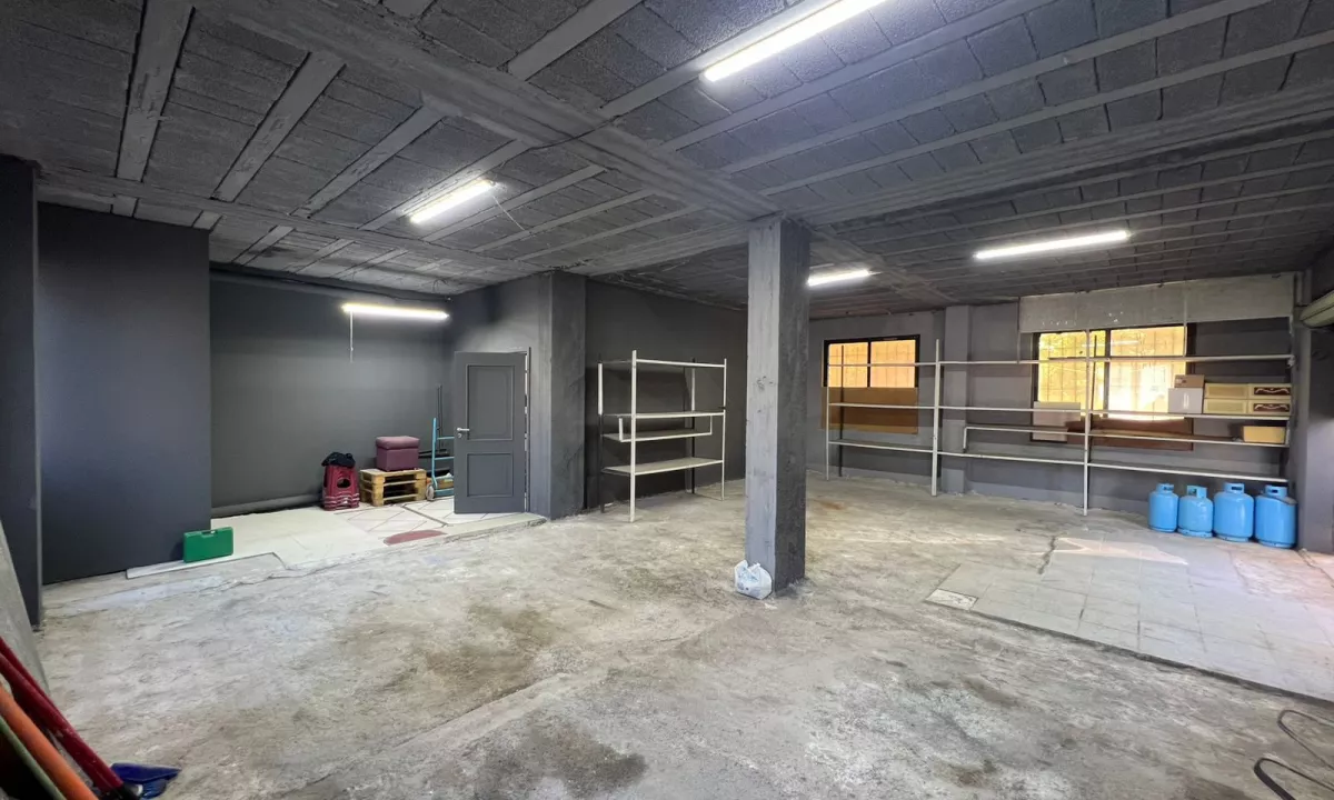 🏭 Magazine me Qira 120 m2– , Laprake