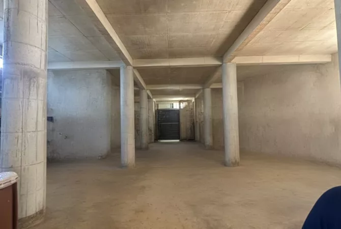 Business Property for Rent 4+1 in Tirana - 7,700 Euro