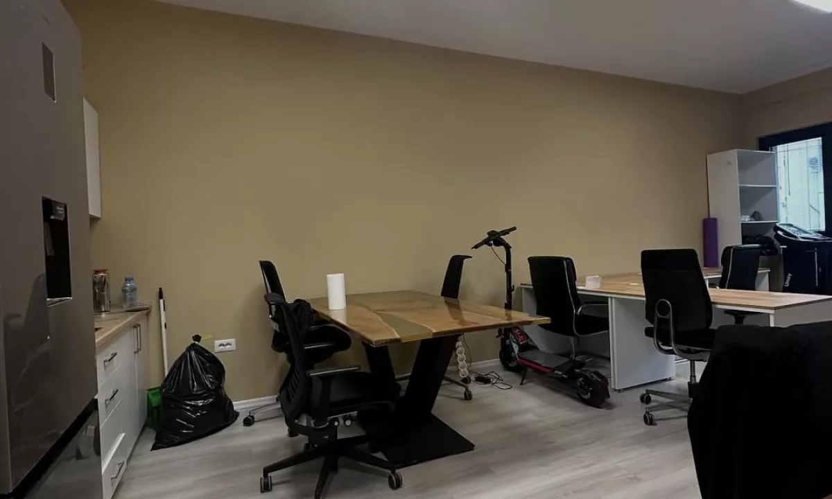 Shtepi ne shitje Apartament ne Tirane, 1+1, Mobilimi Bosh, pa mobiluar, Pagesa 197,120  Euro.