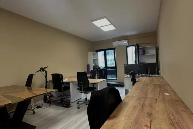 Shtepi ne shitje Apartament ne Tirane, 1+1, Mobilimi Bosh, pa mobiluar, Pagesa 197,120  Euro.