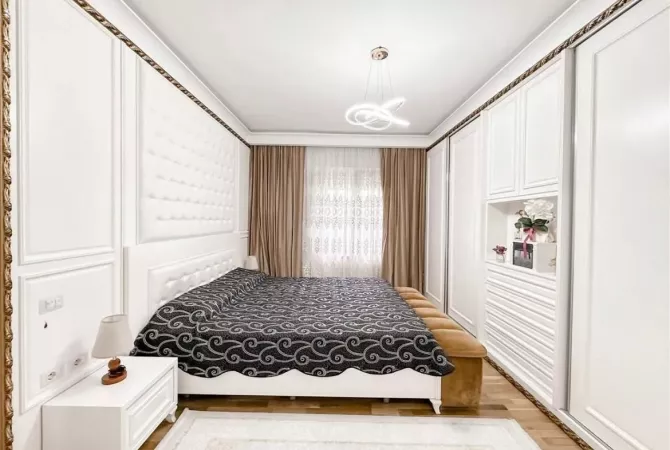 Shtepi ne shitje Apartament ne Tirane, 3+1, Mobilimi E mobiluar, Pagesa 230,000  Euro.