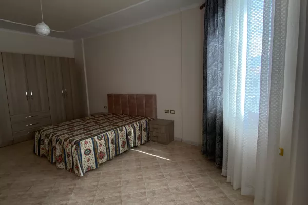 Shtepi me qera Apartament ne Tirane, 2+1, Mobilimi E mobiluar, Pagesa 500  Euro.