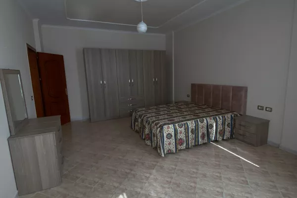 Shtepi me qera Apartament ne Tirane, 2+1, Mobilimi E mobiluar, Pagesa 500  Euro.