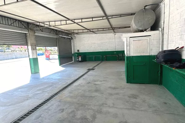 Business Property for Rent 4+1 in Tirana - 1,200 Euro