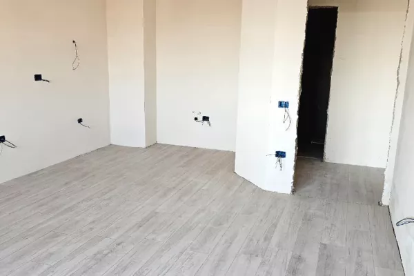Shtepi ne shitje Apartament ne Tirane, 1+1, Mobilimi Bosh, pa mobiluar, Pagesa 112,400  Euro.