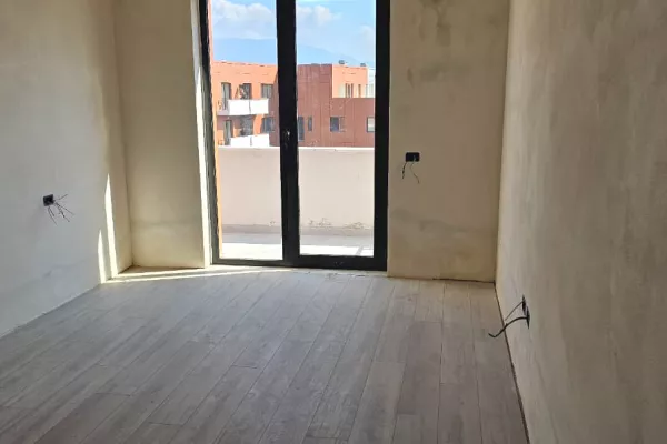 Shtepi ne shitje Apartament ne Tirane, 1+1, Mobilimi Bosh, pa mobiluar, Pagesa 112,400  Euro.