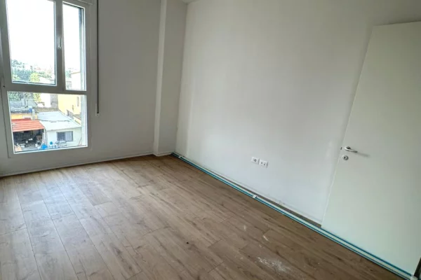 Ambient biznesi me qera 3+1 ne Tirane - 640 Euro