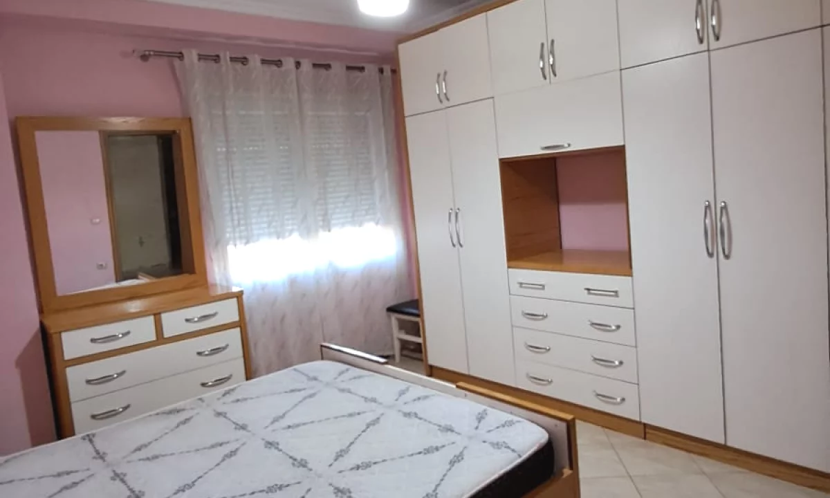 Shtepi me qera Apartament ne Tirane, 2+1, Mobilimi E mobiluar, Pagesa 505  Euro.