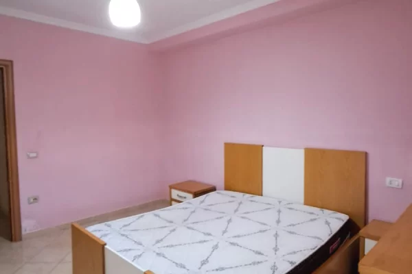 Shtepi me qera Apartament ne Tirane, 2+1, Mobilimi E mobiluar, Pagesa 505  Euro.