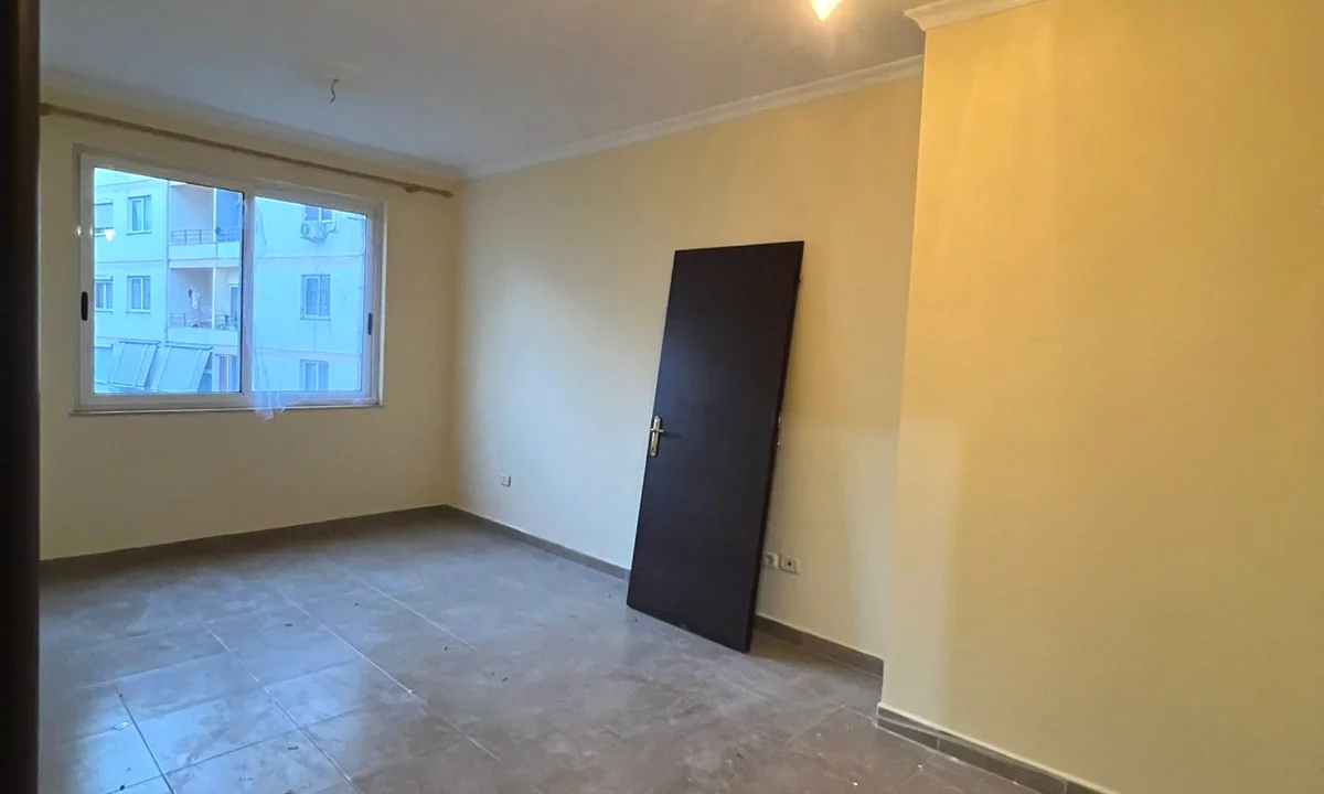 Appartamento in vendita a Tirana 2+1, Vuoto