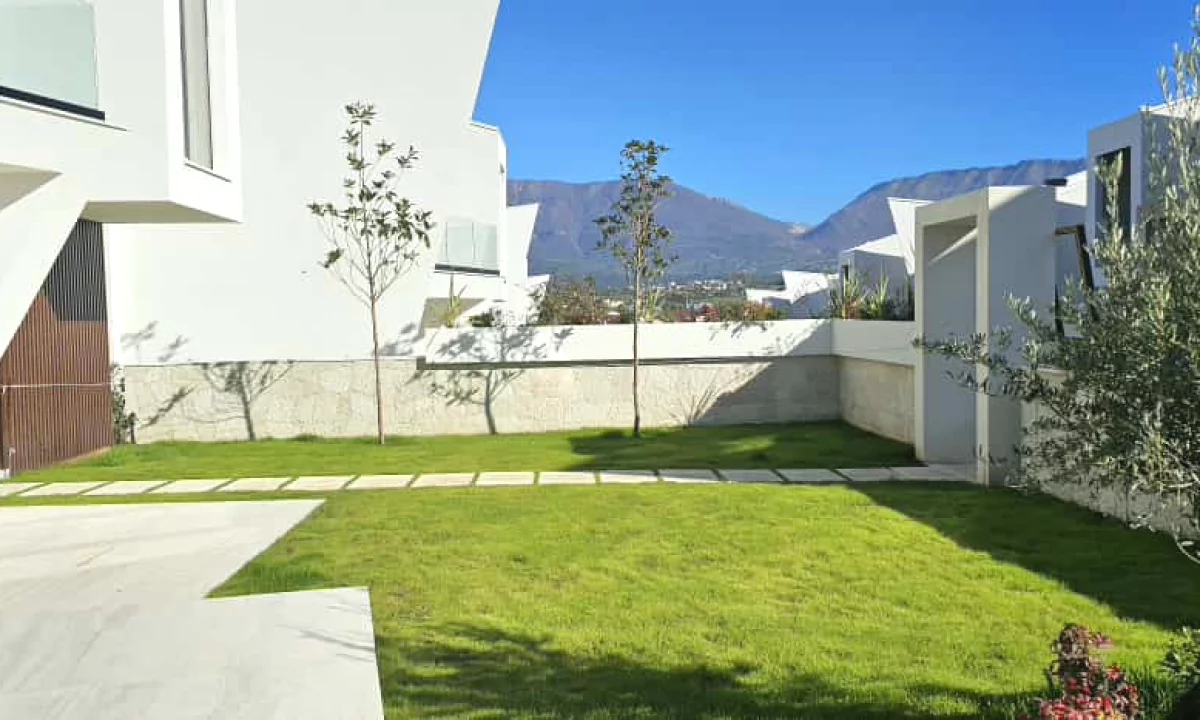 Villa di lusso in vendita a Tirana 1+1, Vuoto