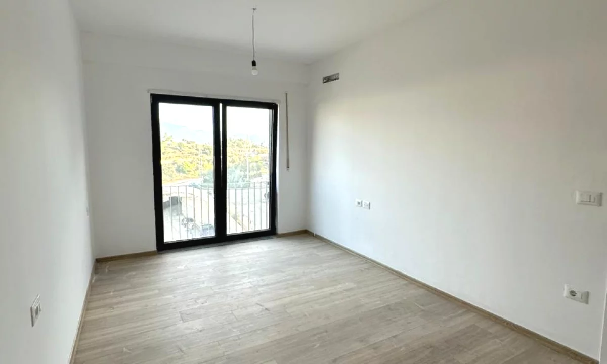 Appartamento in vendita a Tirana 2+1, Vuoto