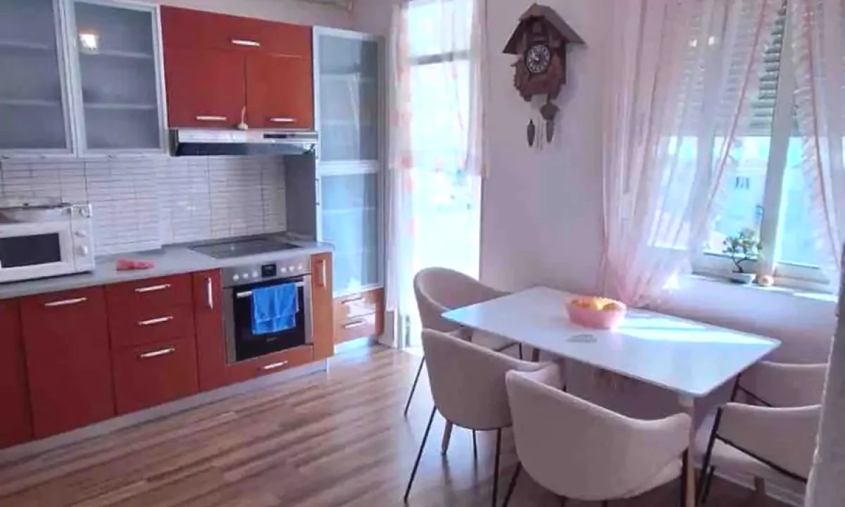 Shtepi ne shitje Apartament ne Tirane, 2+1, Mobilimi E mobiluar, Pagesa 185,009  Euro.