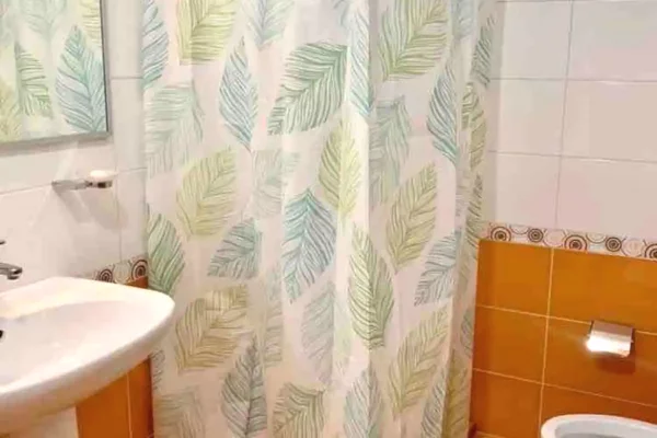 Shtepi ne shitje Apartament ne Tirane, 2+1, Mobilimi E mobiluar, Pagesa 185,009  Euro.