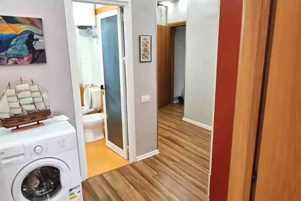 Shtepi ne shitje Apartament ne Tirane, 2+1, Mobilimi E mobiluar, Pagesa 185,009  Euro.