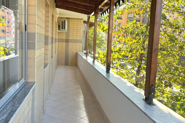 Appartamento in vendita a Tirana 2+1, Arredato