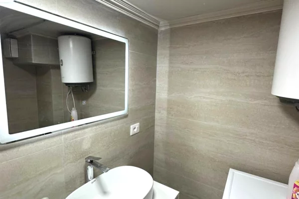 Appartamento in vendita a Tirana 1+1, Arredato