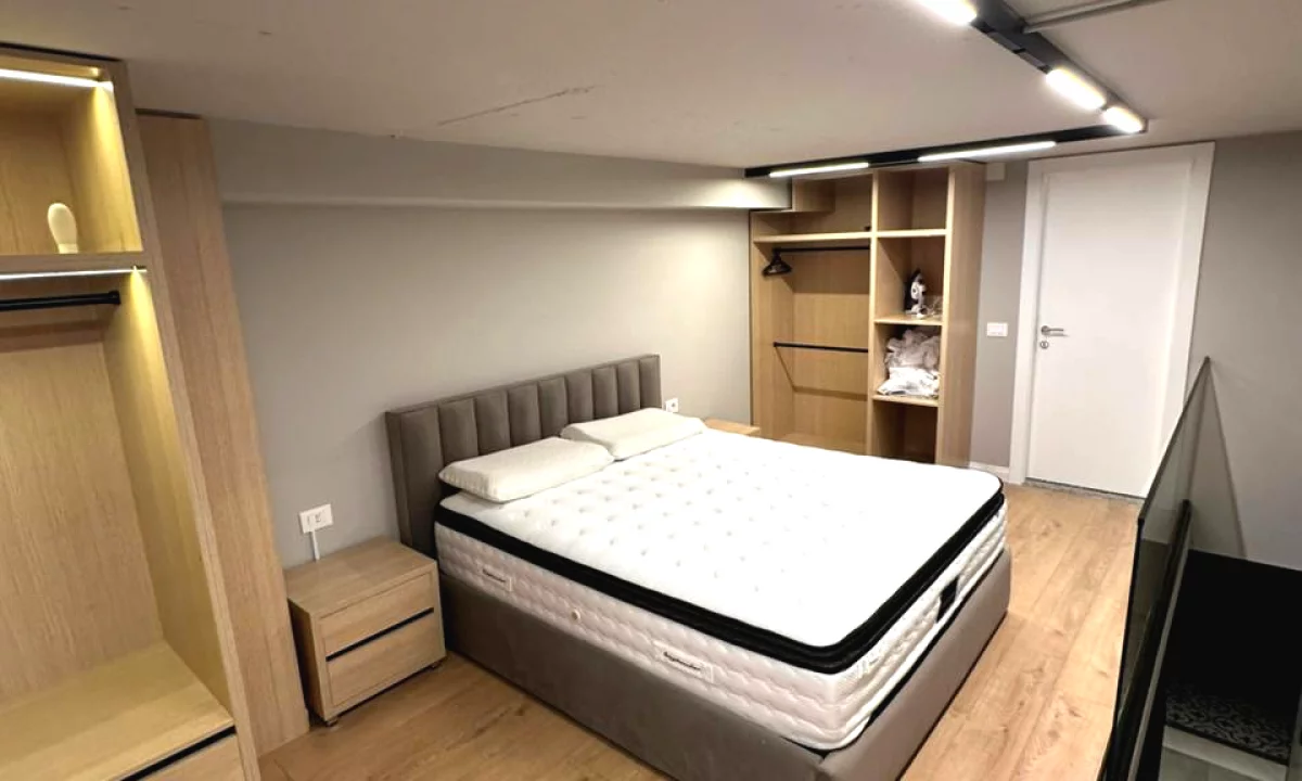 Appartamento in vendita a Tirana 1+1, Arredato