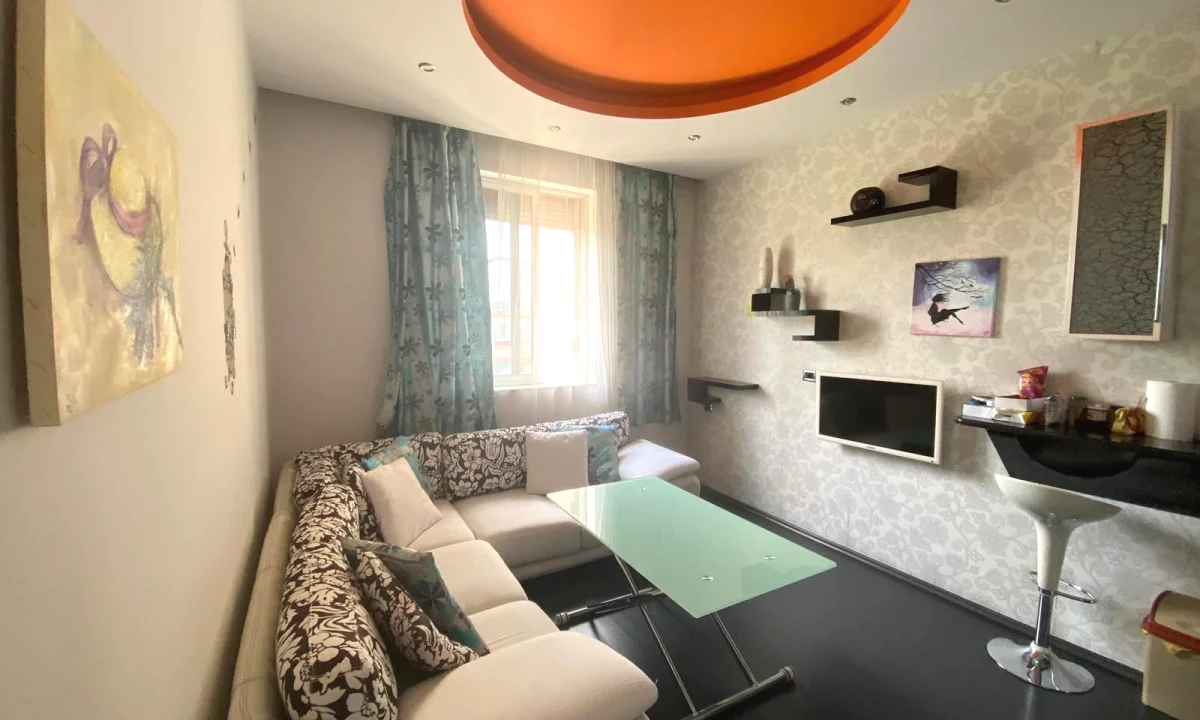 Appartamento in vendita a Tirana 2+1, Arredato