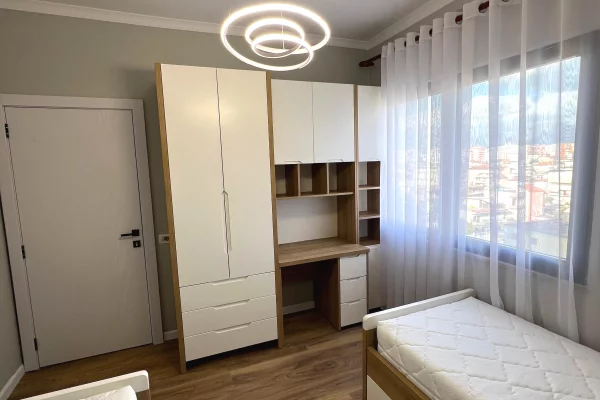 Shtepi ne shitje Apartament ne Tirane, 2+1, Mobilimi E mobiluar, Pagesa 143,009  Euro.