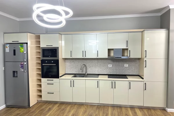 Shtepi ne shitje Apartament ne Tirane, 2+1, Mobilimi E mobiluar, Pagesa 143,009  Euro.