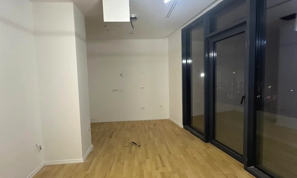 Appartamento in vendita a Tirana 2+1, Vuoto