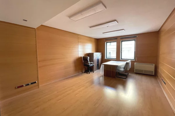 Business Property in Sale 3+1 in Tirana - 620,009 Euro