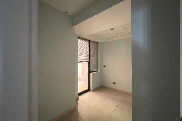 📍 Shitet Ambient Biznesi / Apartament – Mbikalimi i Komunes se Parisit