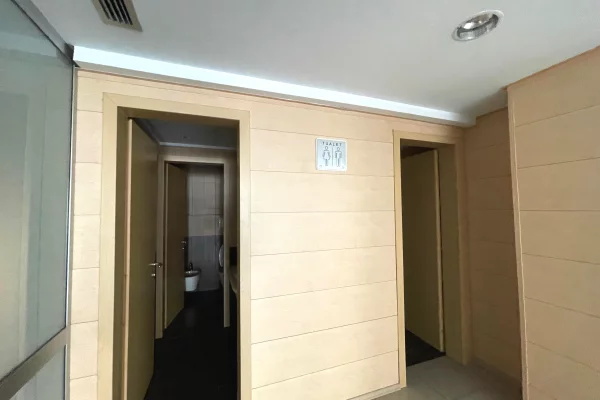 📍 Shitet Ambient Biznesi / Apartament – Mbikalimi i Komunes se Parisit