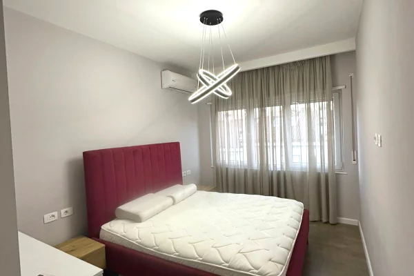 Shtepi ne shitje Duplex(shtepi me 2 kate) ne Tirane, 2+1, Mobilimi E mobiluar, Pagesa 224,009  Euro.