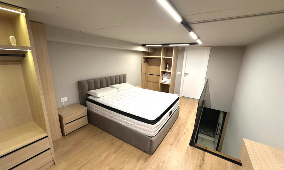 Shtepi ne shitje Duplex(shtepi me 2 kate) ne Tirane, 1+1, Mobilimi E mobiluar, Pagesa 119,009  Euro.