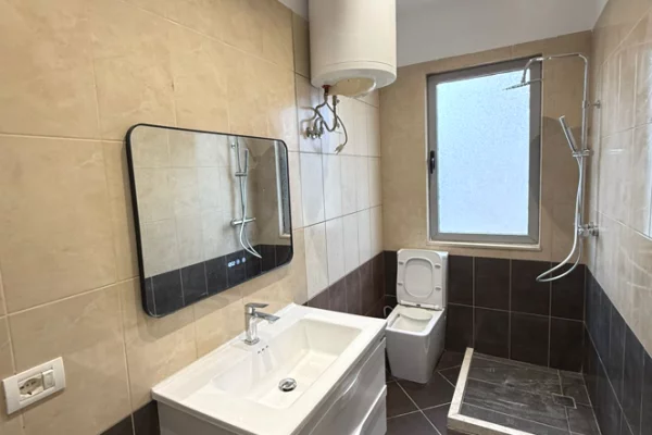 Appartamento in vendita a Tirana 1+1, Arredato