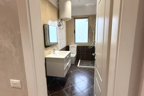 Appartamento in vendita a Tirana 1+1, Arredato