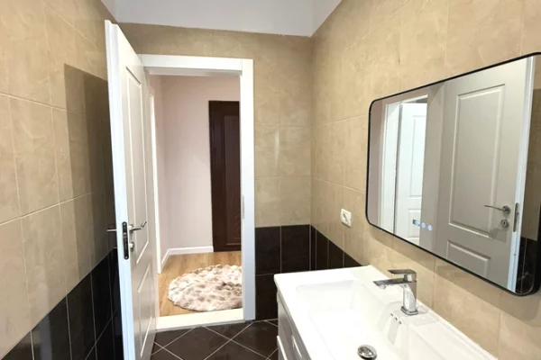 Appartamento in vendita a Tirana 1+1, Arredato