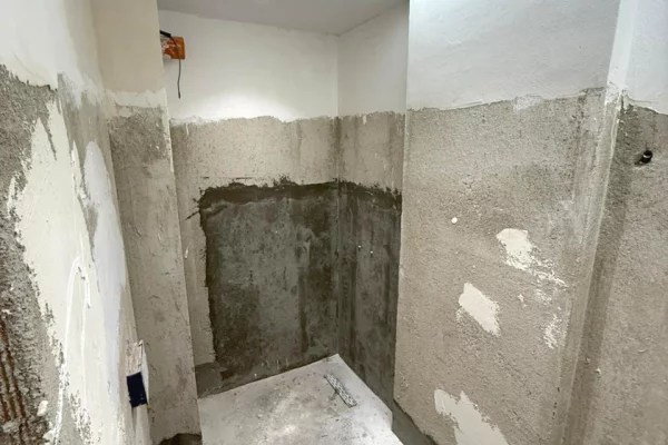 Shtepi ne shitje Apartament ne Tirane, 2+1, Mobilimi Bosh, pa mobiluar, Pagesa 235,009  Euro.