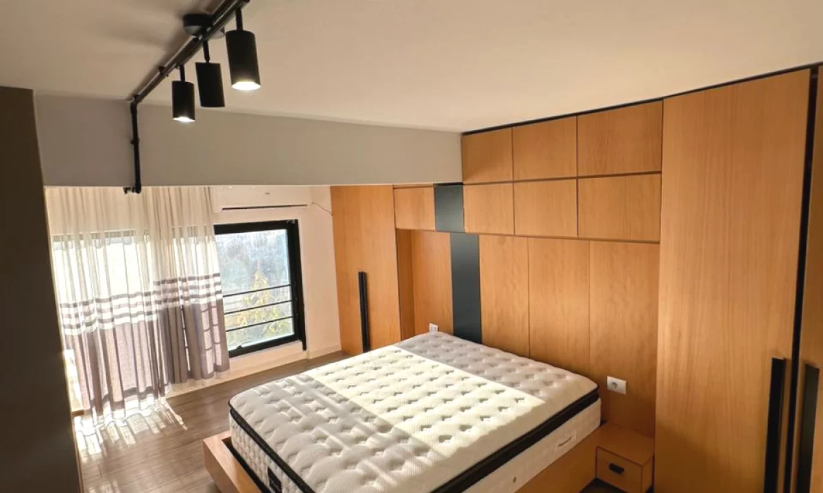 Appartamento in vendita a Tirana 2+1, Arredato