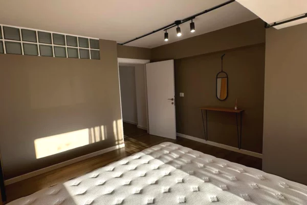 Appartamento in vendita a Tirana 2+1, Arredato