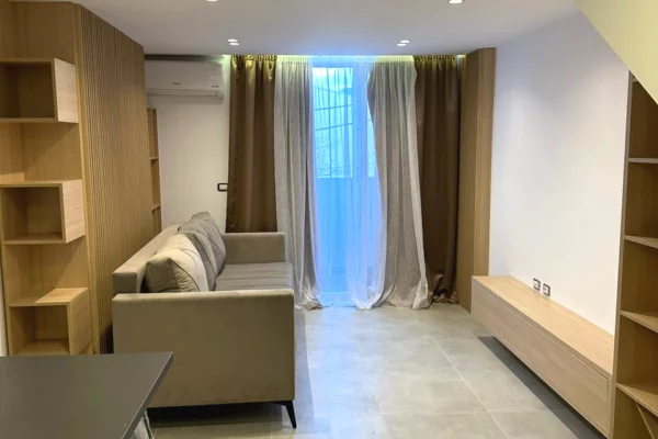 Appartamento in vendita a Tirana 1+1, Arredato