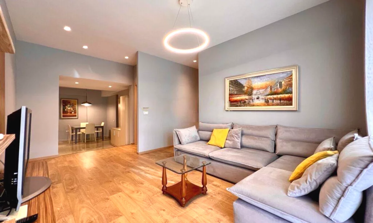 Shtepi ne shitje Apartament ne Tirane, 2+1, Mobilimi E mobiluar, Pagesa 195,300  Euro.