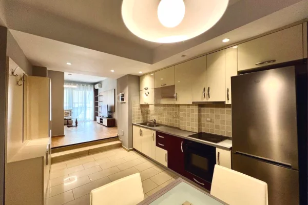 Shtepi ne shitje Apartament ne Tirane, 2+1, Mobilimi E mobiluar, Pagesa 195,300  Euro.