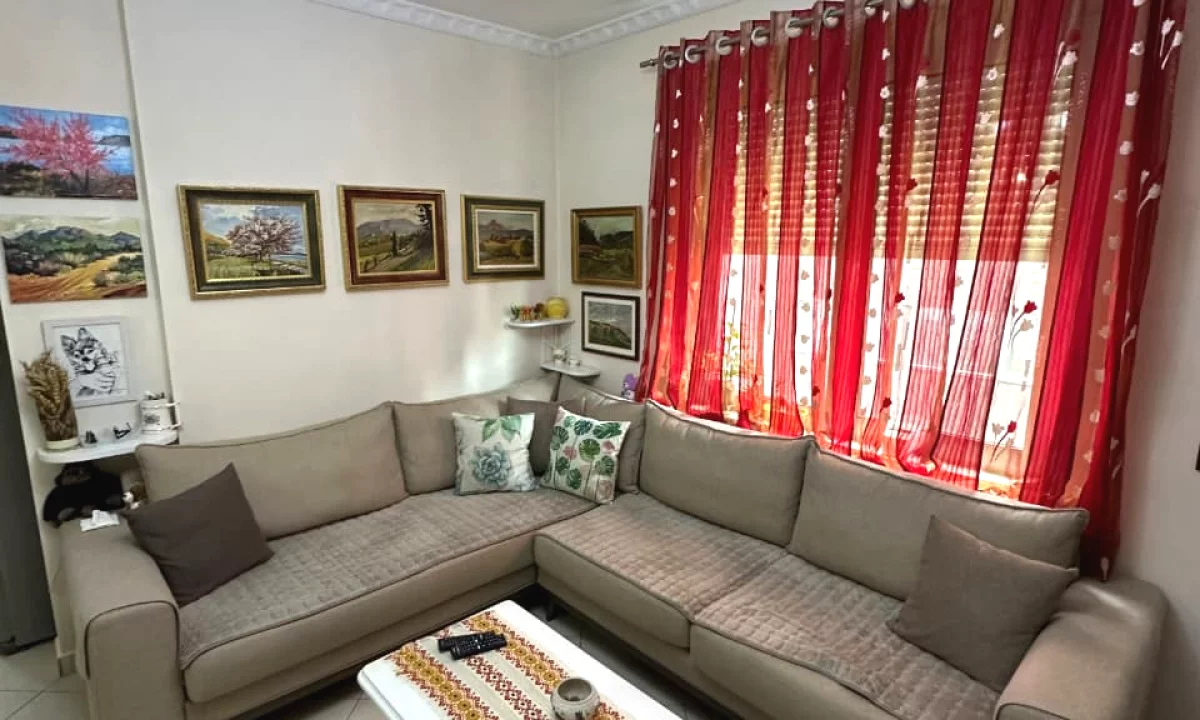 Appartamento in vendita a Tirana 2+1, Arredato